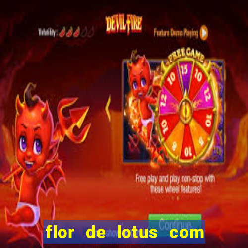 flor de lotus com lua tatuagem